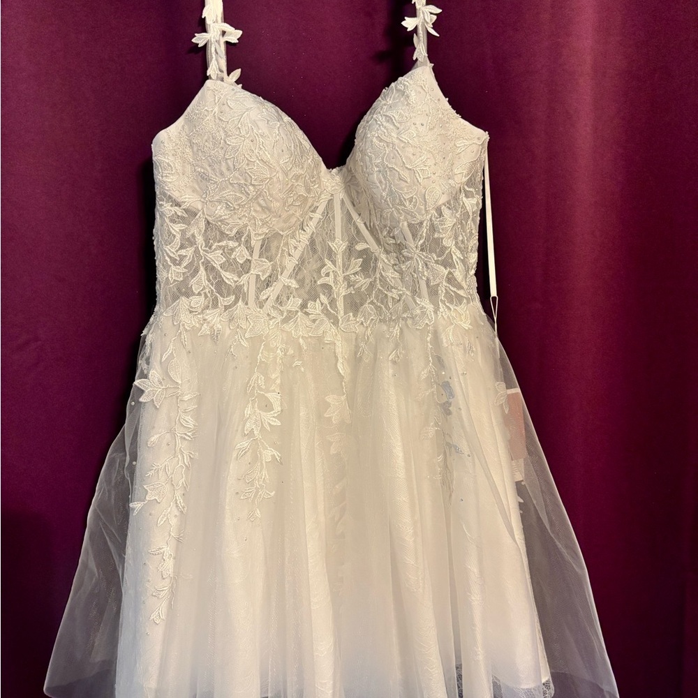 White lace dress